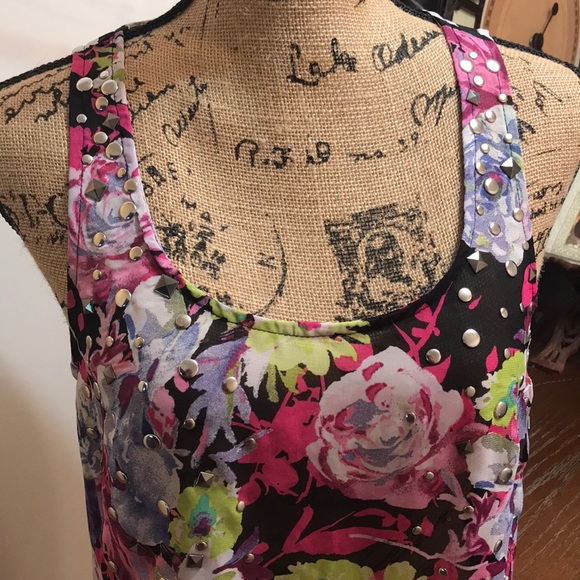 ✨MATERIAL GIRL SEE THROUGH SLEEVELESS BLOUSE✨ - Picture 4 of 6